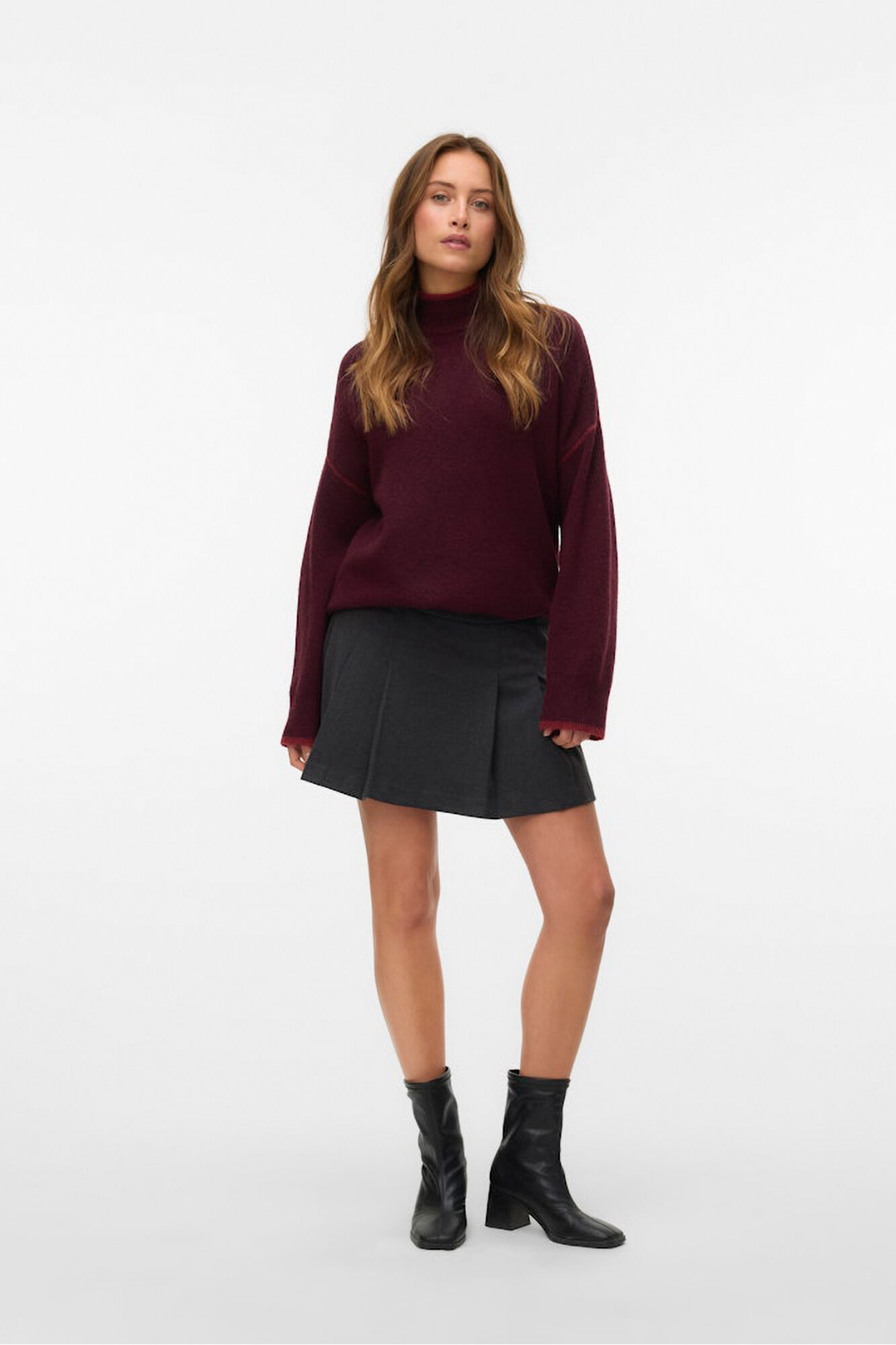 Vero Moda Mini saia plissada