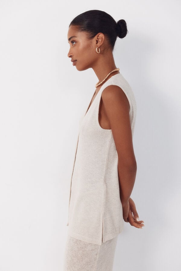 Cortefiel Rustic - look knitted vest Beige