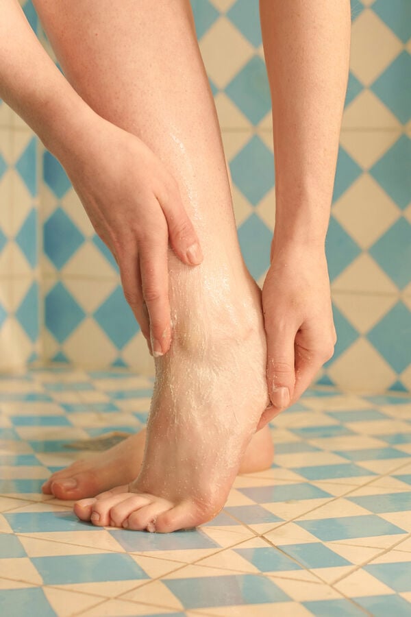 The Body Shop Exfoliante Calmante de Piedra P&oacute;mez y Menta para Pies Multicolor