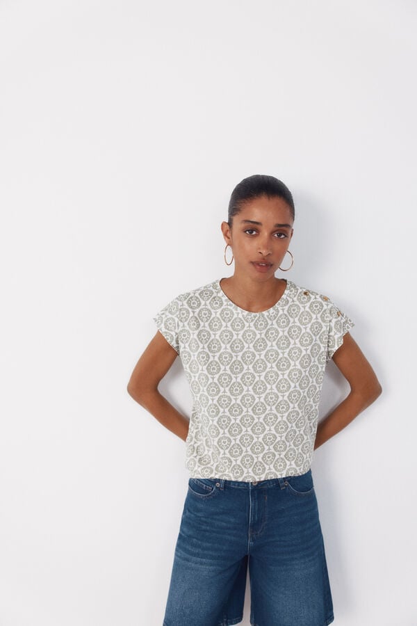Cortefiel Basic t-shirt with gold buttons Printed brown