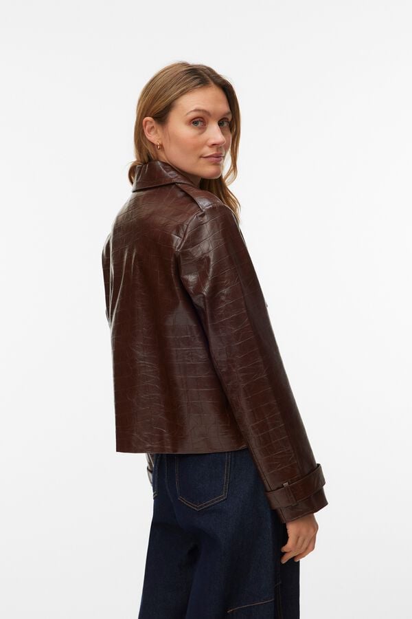 Vero Moda Blus&atilde;o curto efeito pele de crocodilo Castanho