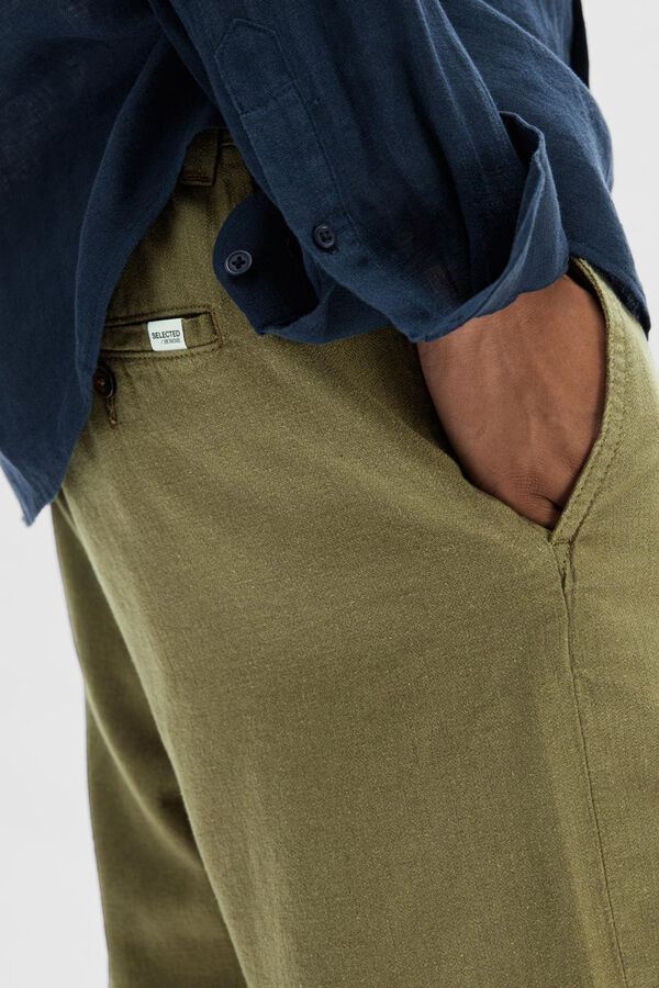 Cortefiel Pantalón chino corto confeccionado con lino y algodón orgánico. Kaki