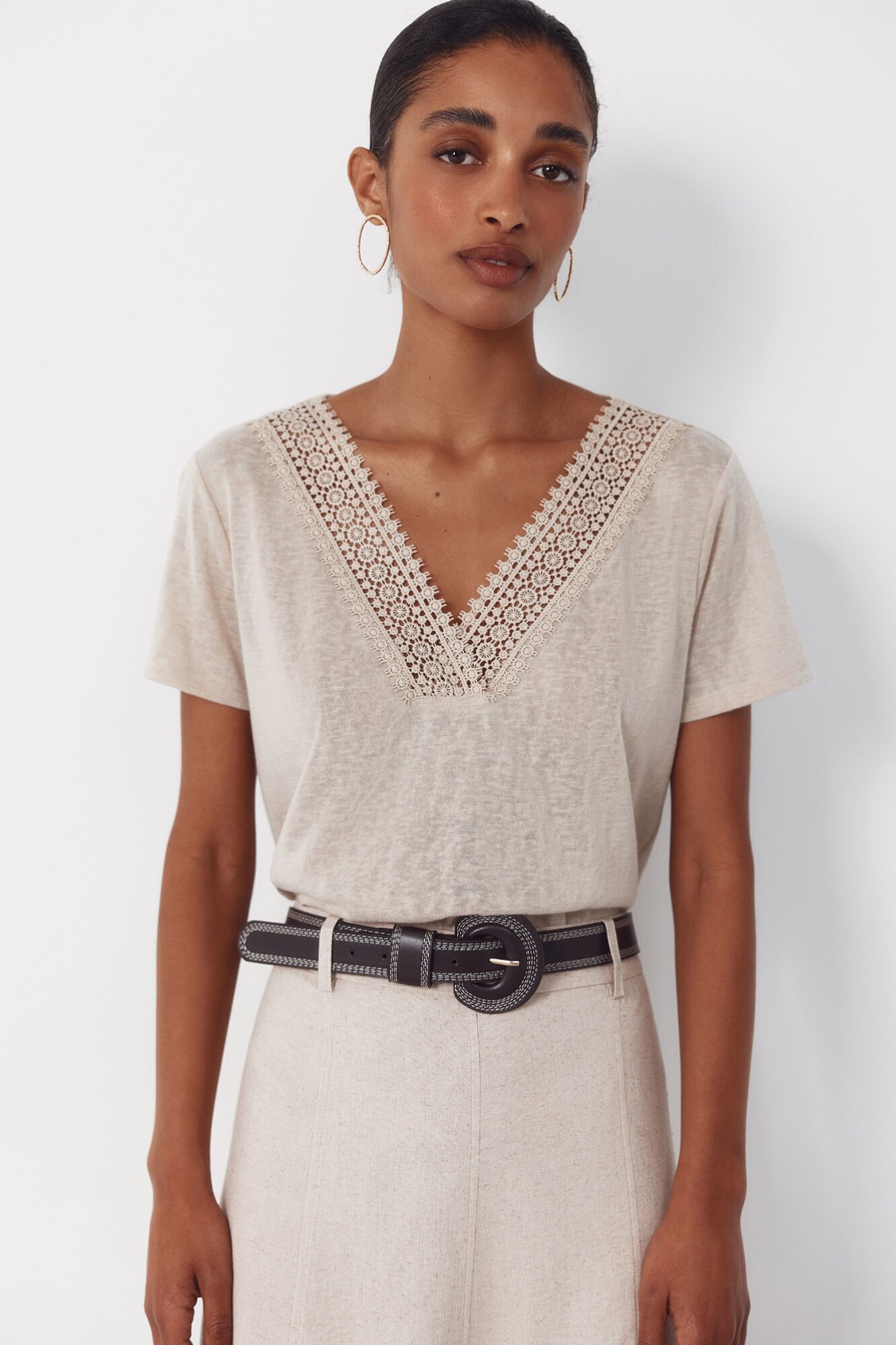 Cortefiel V t-shirt with trim