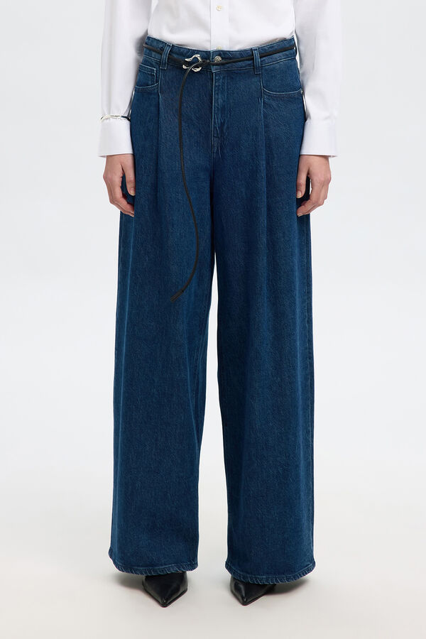Selected Pantalón vaquero pinzas algodón orgánico. Azul marino
