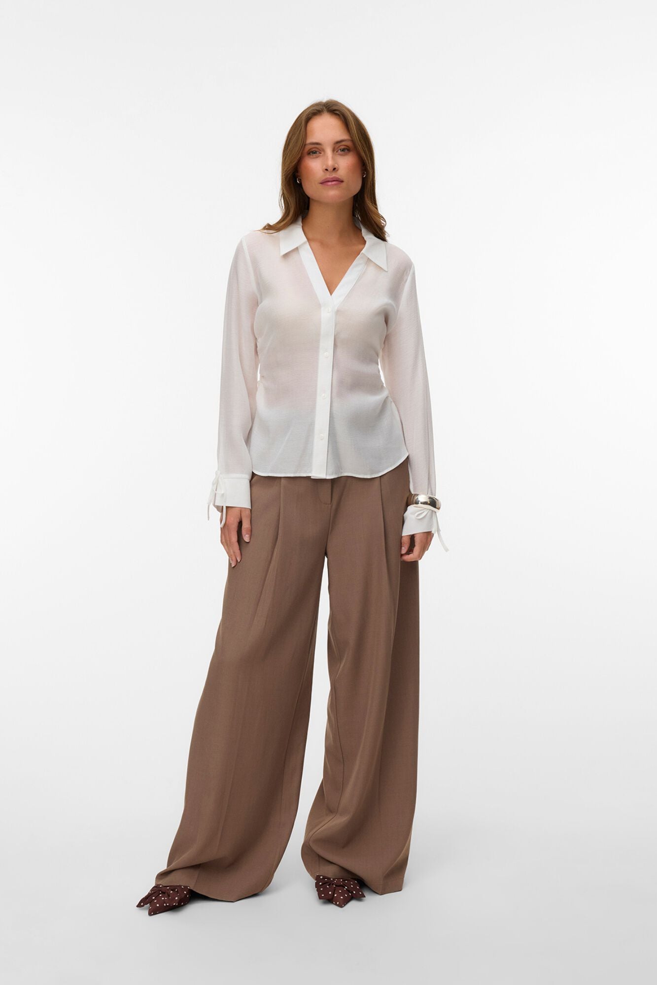Vero Moda Camisa com la&ccedil;o nos punhos