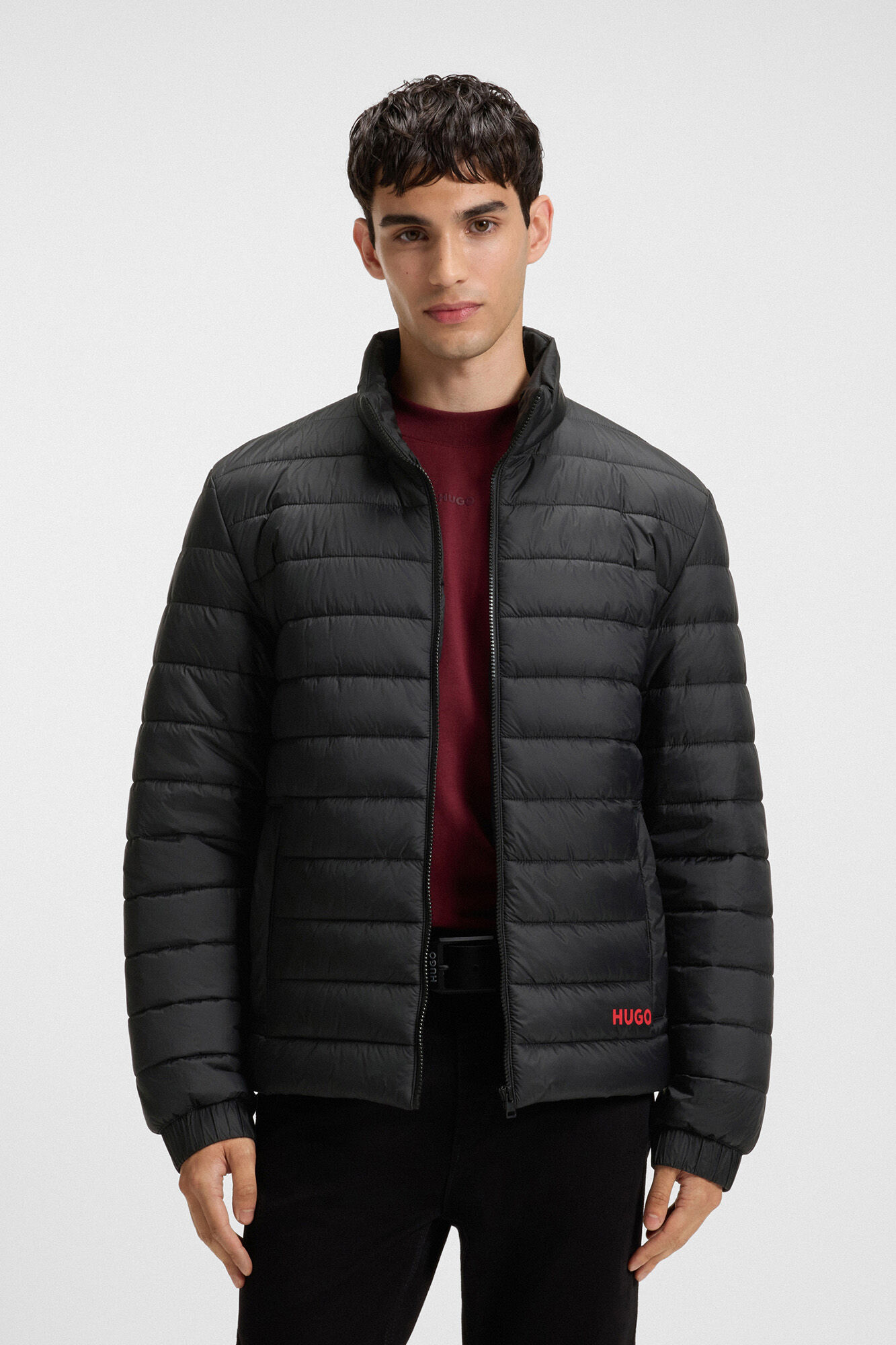 HUGO Abrigo