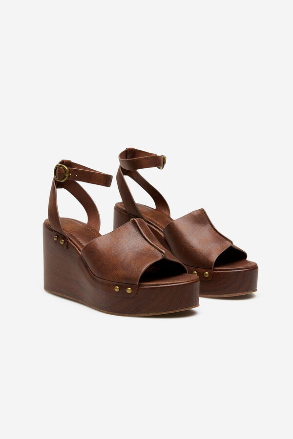 Cortefiel Wedge sandal with a wood effect Brown