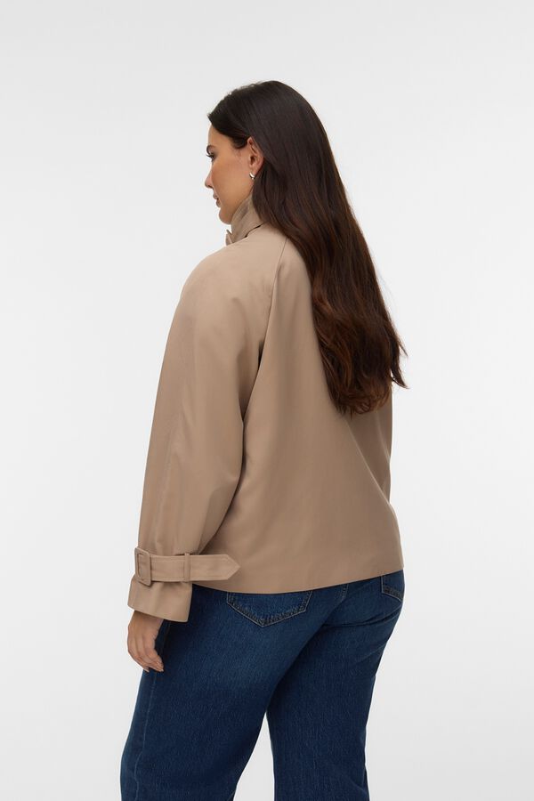 Vero Moda Curve Gabardina curta com gola chamin&eacute; Castanho
