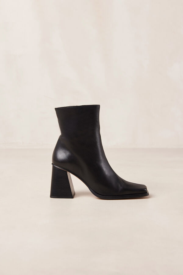 Cortefiel South leather boots Black