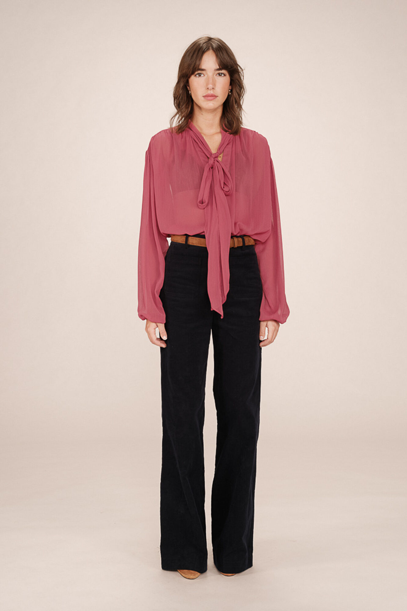 Grace & Mila Blusa esvoa&ccedil;ante com la&ccedil;ada