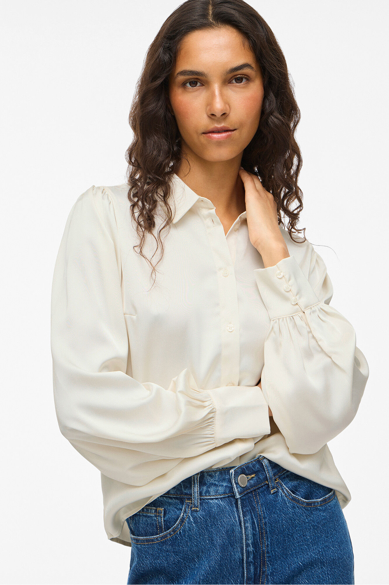 Vila Blusa de cetim de manga manga