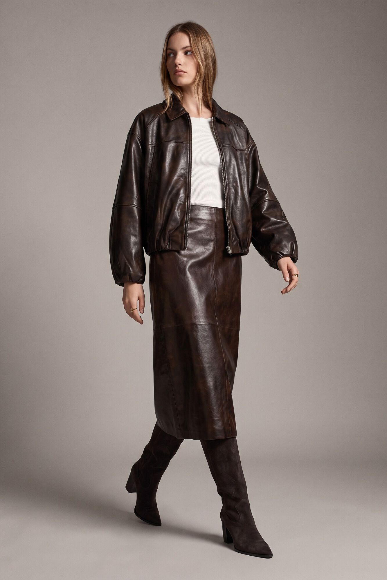 Vero Moda Saia midi de pele