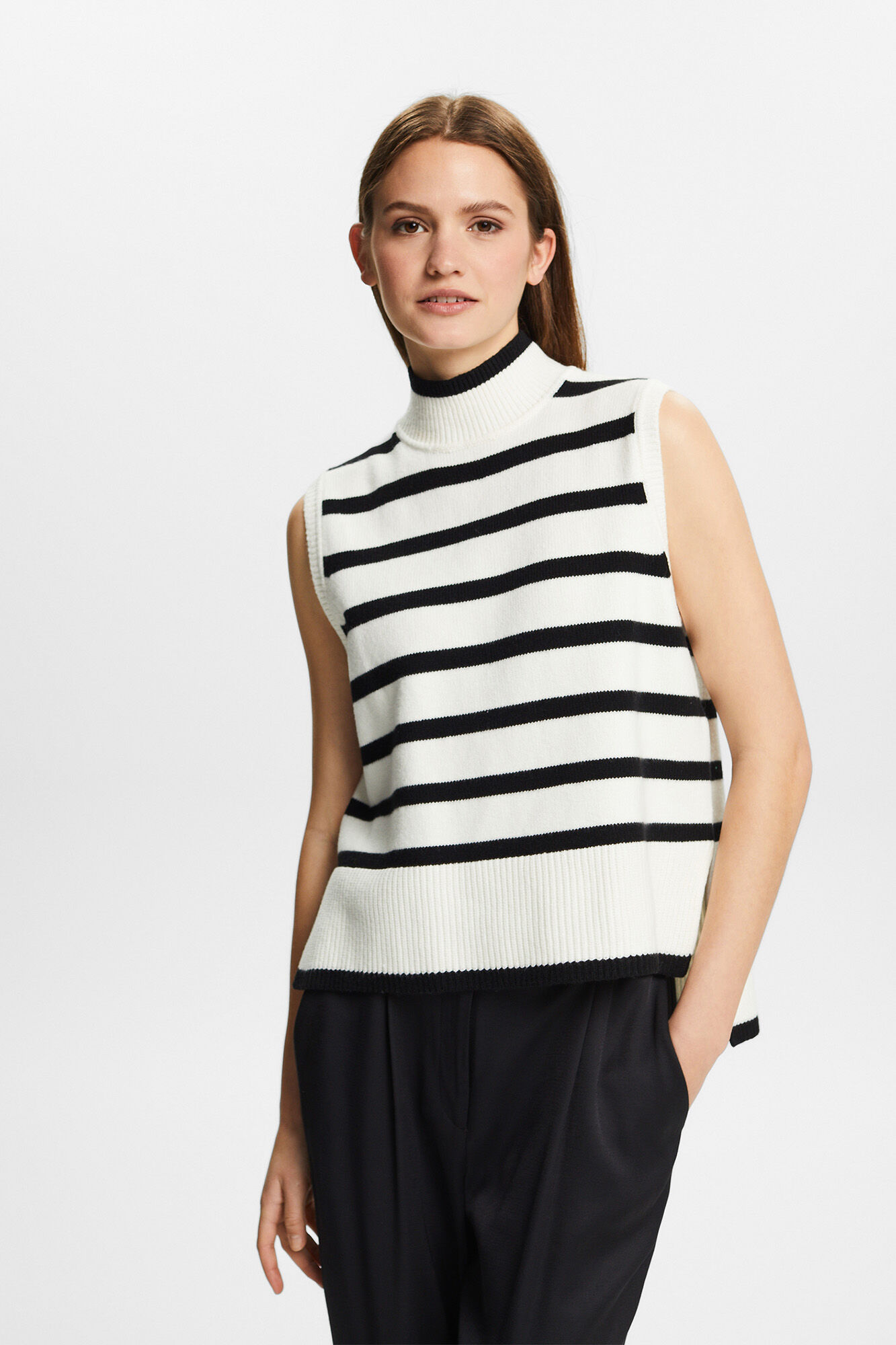 Short striped jersey-knit gilet | Women's vests | Cortefiel