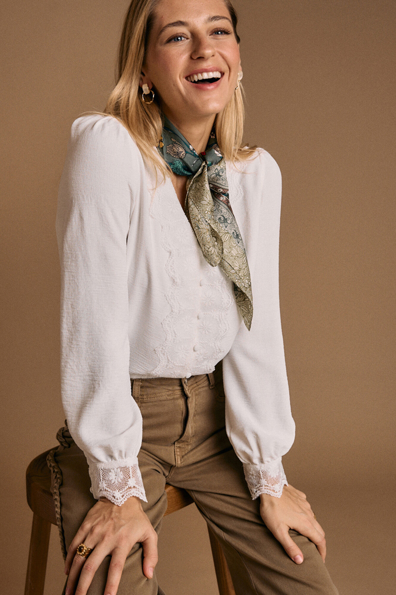 Pol&iacute;n Et Moi Camisa Greta com detalhes bordados