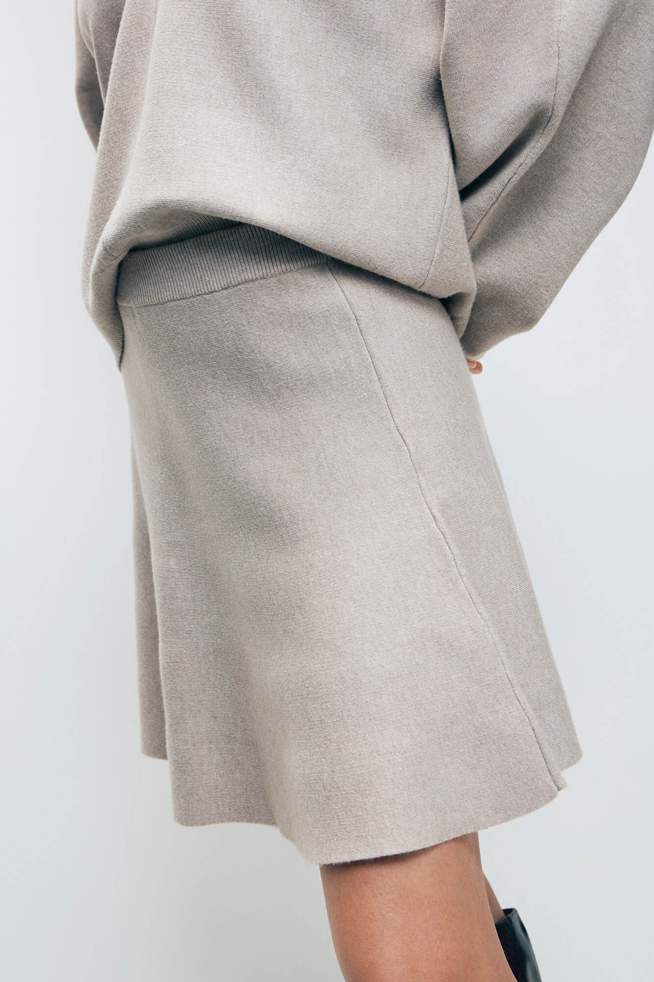 Jersey knit grey skirt outlet