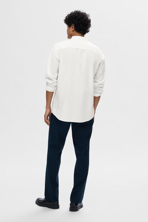 Cortefiel Camisa de manga larga y cuello mao confeccionada con lino y algodón orgánico. Blanco