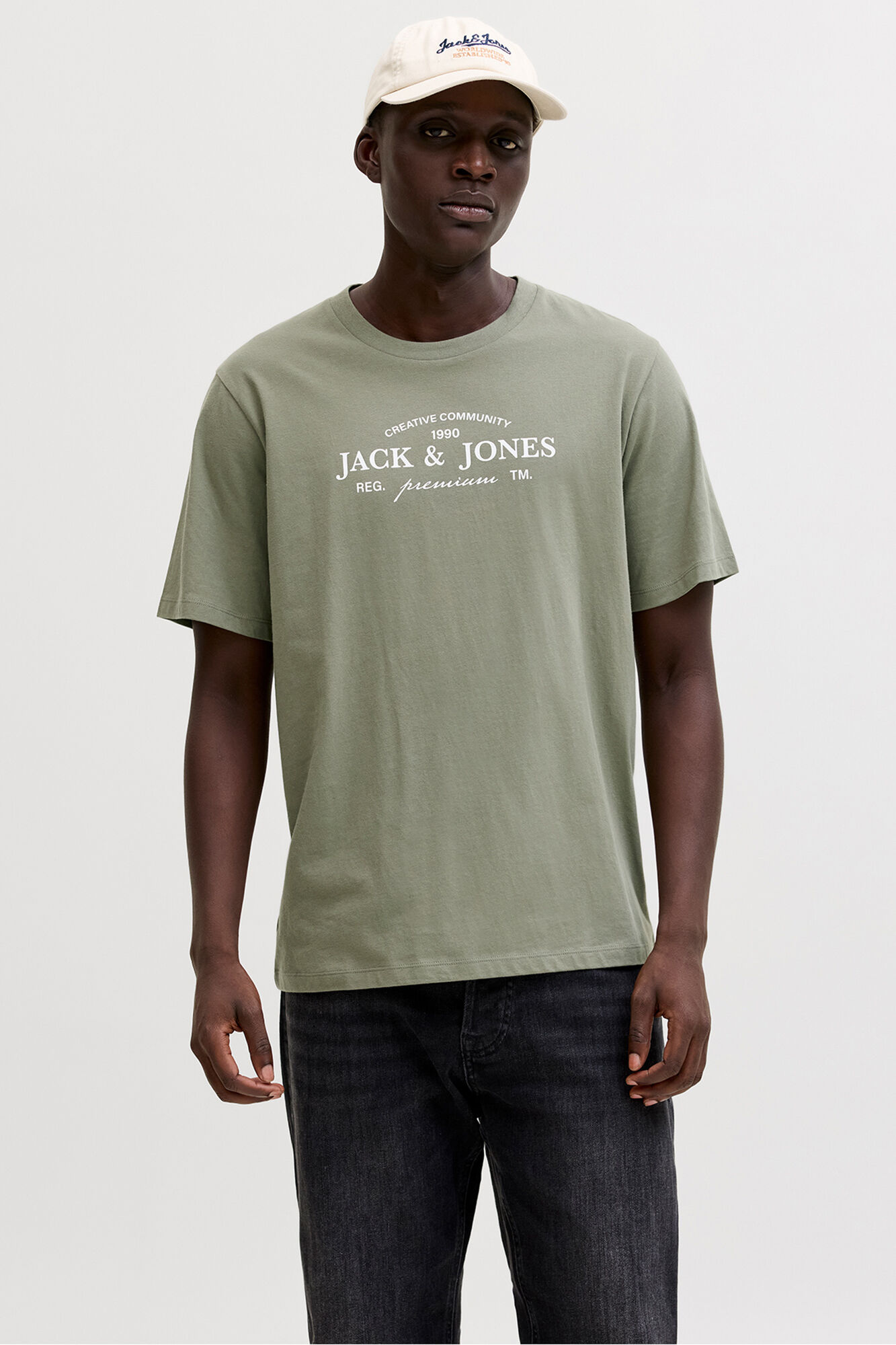 Jack & Jones T-shirt corte regular em algod&atilde;o
