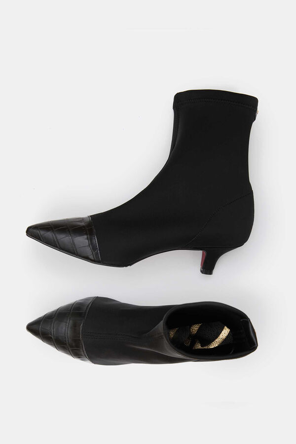 Cortefiel Low heel boot with toe Black