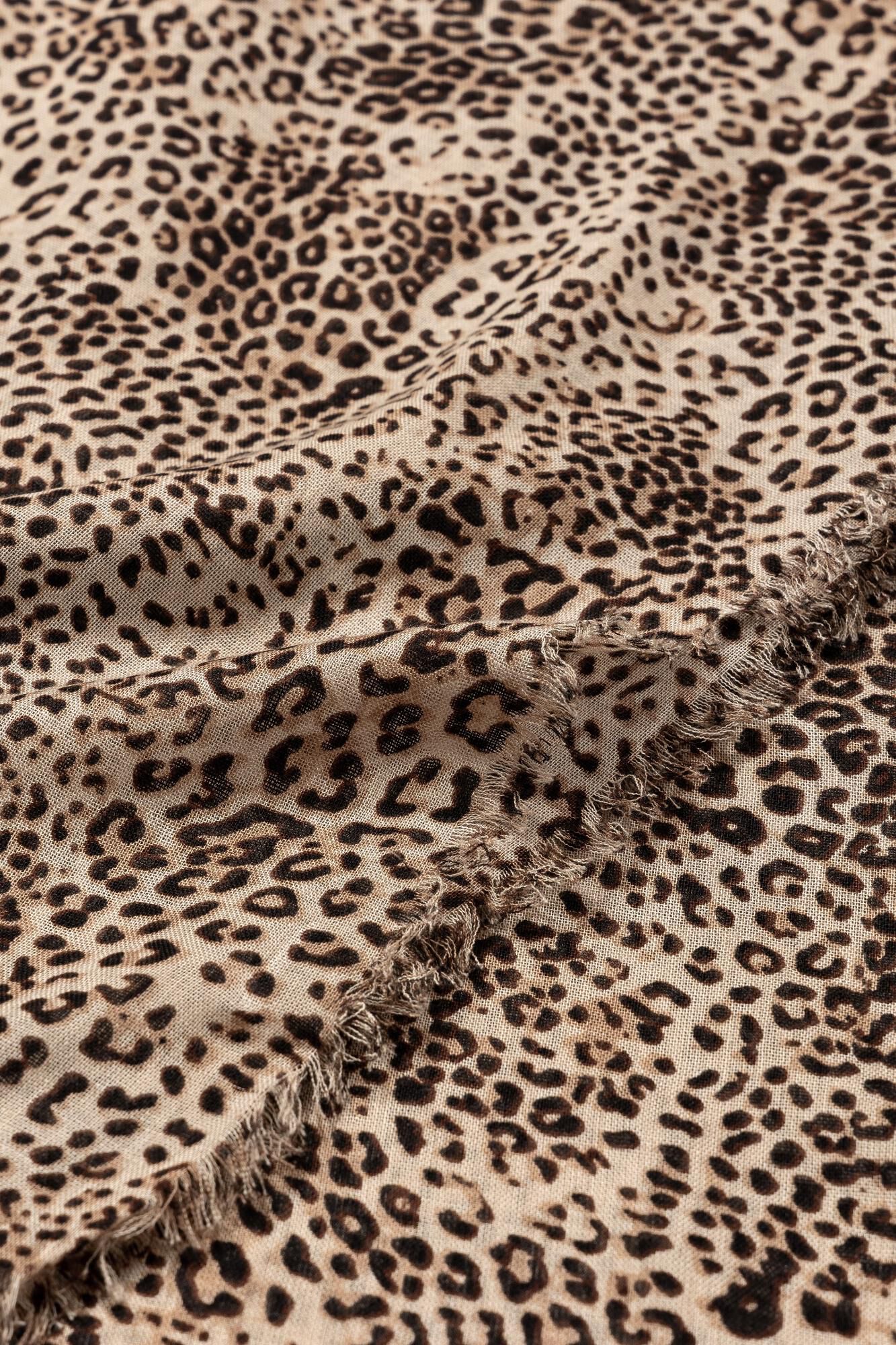 Vilanova Len&ccedil;o estampado animal print