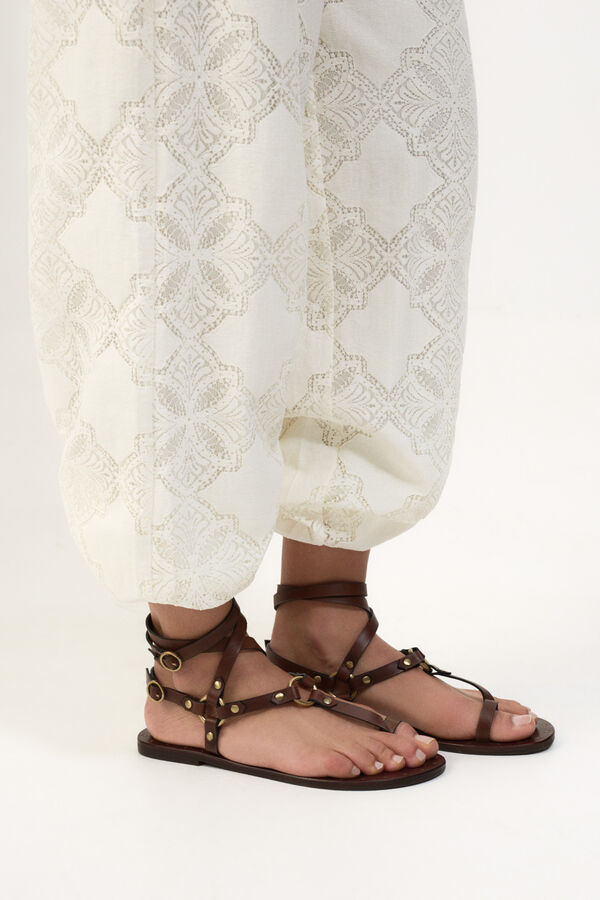 Slowlove Sandalia plana tiras Castanho