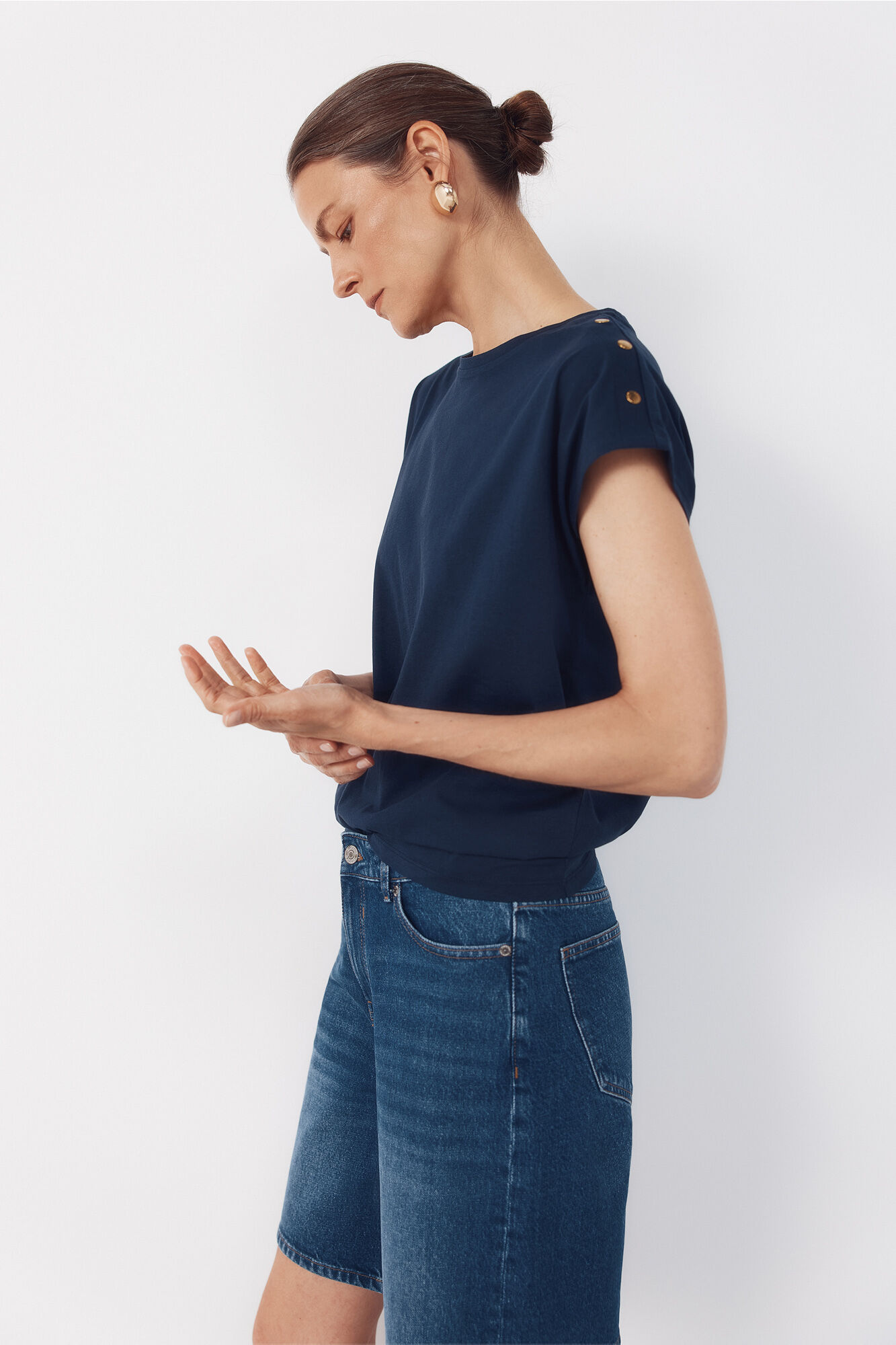 Cortefiel Basic t-shirt with gold buttons