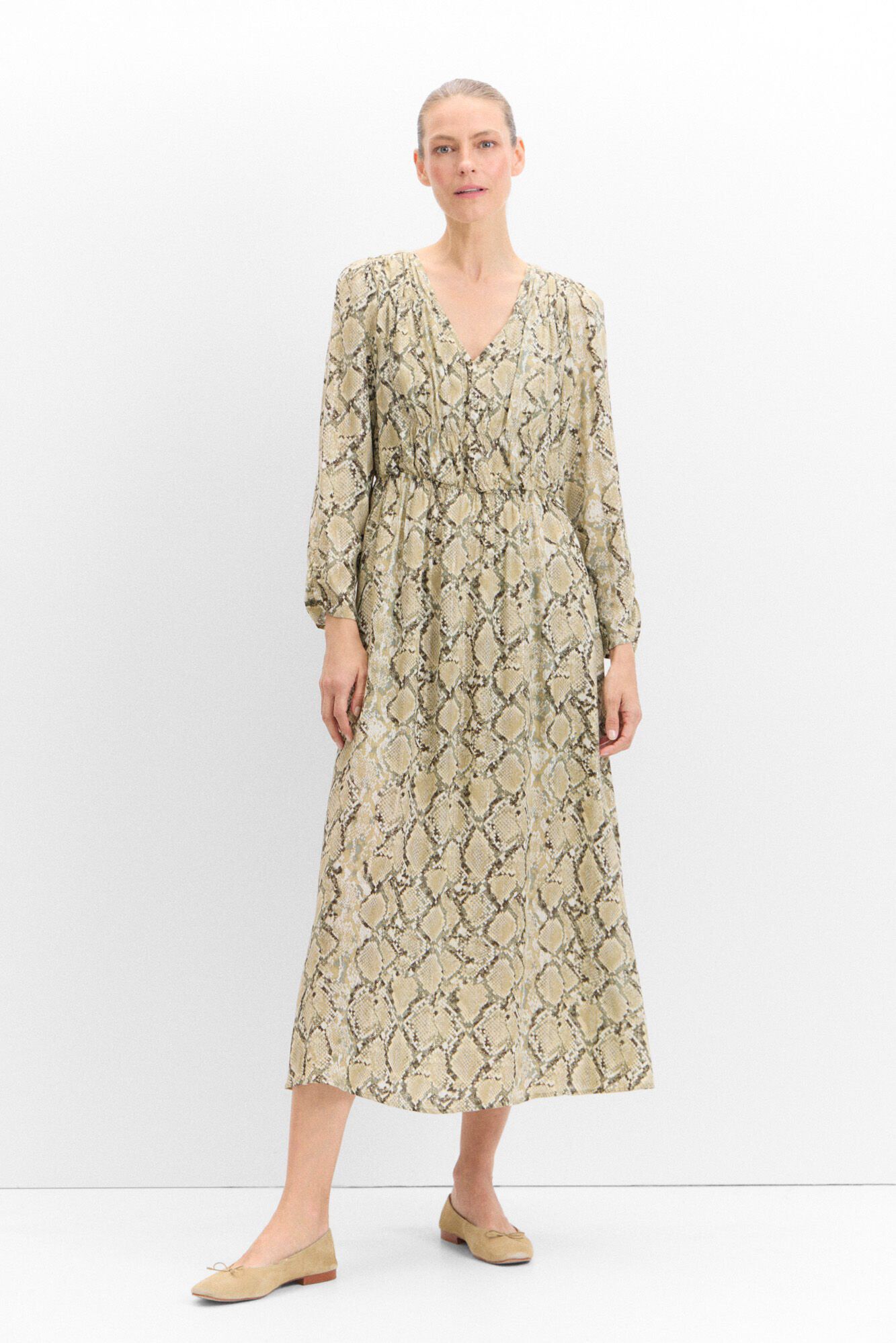 Snake print dress Women s dresses and jumpsuits Cortefiel