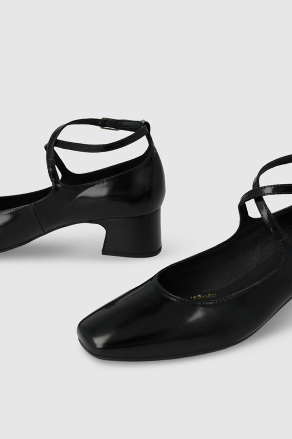 Cortefiel Court shoes Black