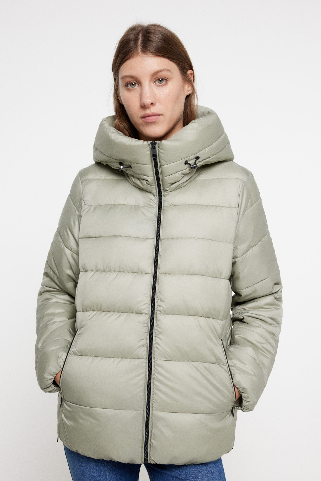 Abrigo corto puffer capucha y cuello alto Abrigos y parkas de