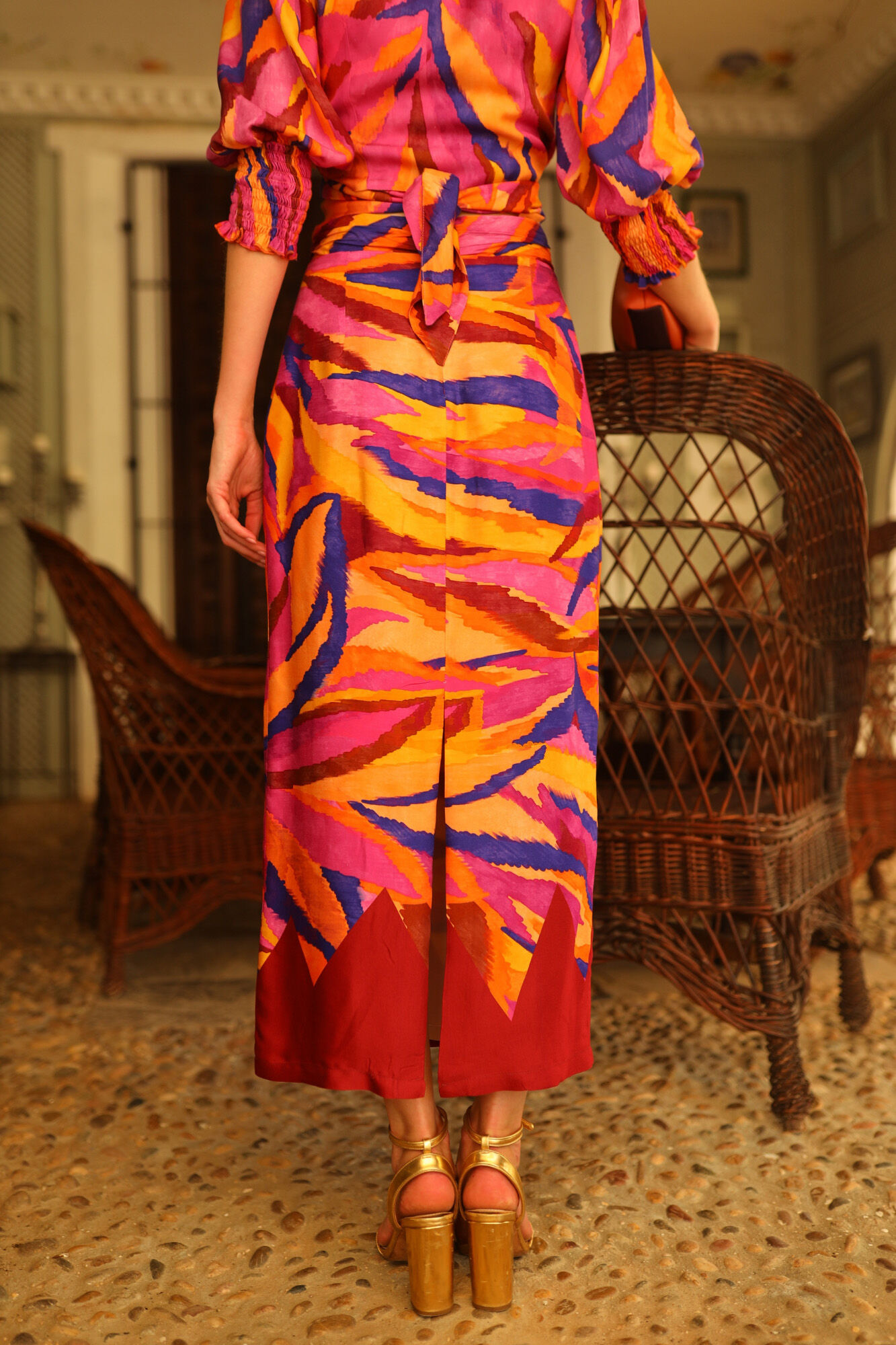 Panambi Saia midi com abertura