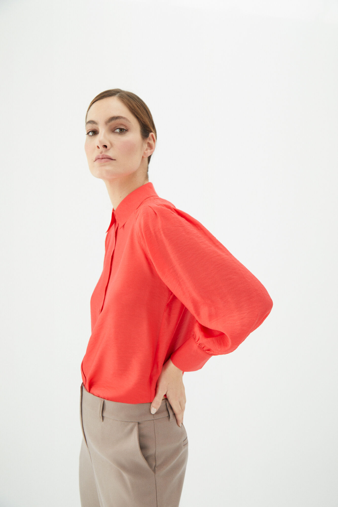Blusas y Camisas de mujer | Nueva Colección | Cortefiel
