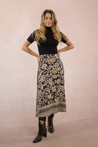 Molly Bracken Saia longa de cetim com estampado