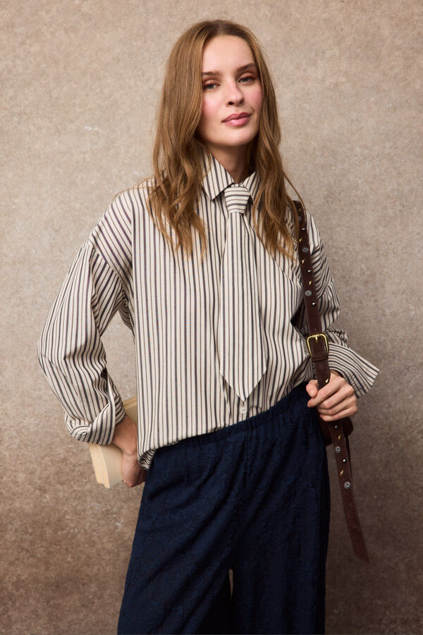 Slowlove Camisa de riscas com gravata Impress&atilde;o