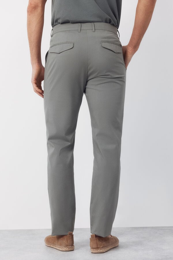 Cortefiel Pantal&oacute;n chino t&eacute;cnico slim Kaki