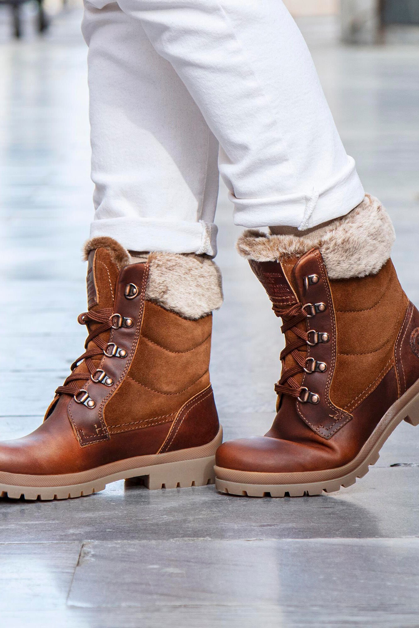 Leather boots with warm fur lining Women s boots Cortefiel