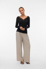Vero Moda T-shirt gola em bico de renda Preto