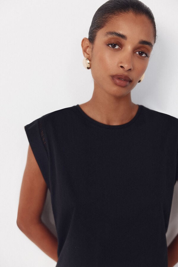 Cortefiel T-shirt with lace trim at the armhole Black