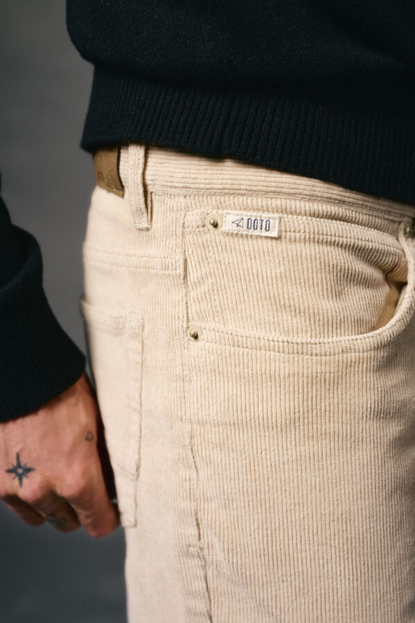 OOTO Pantalón 5 bolsillos slim fit pana Beige
