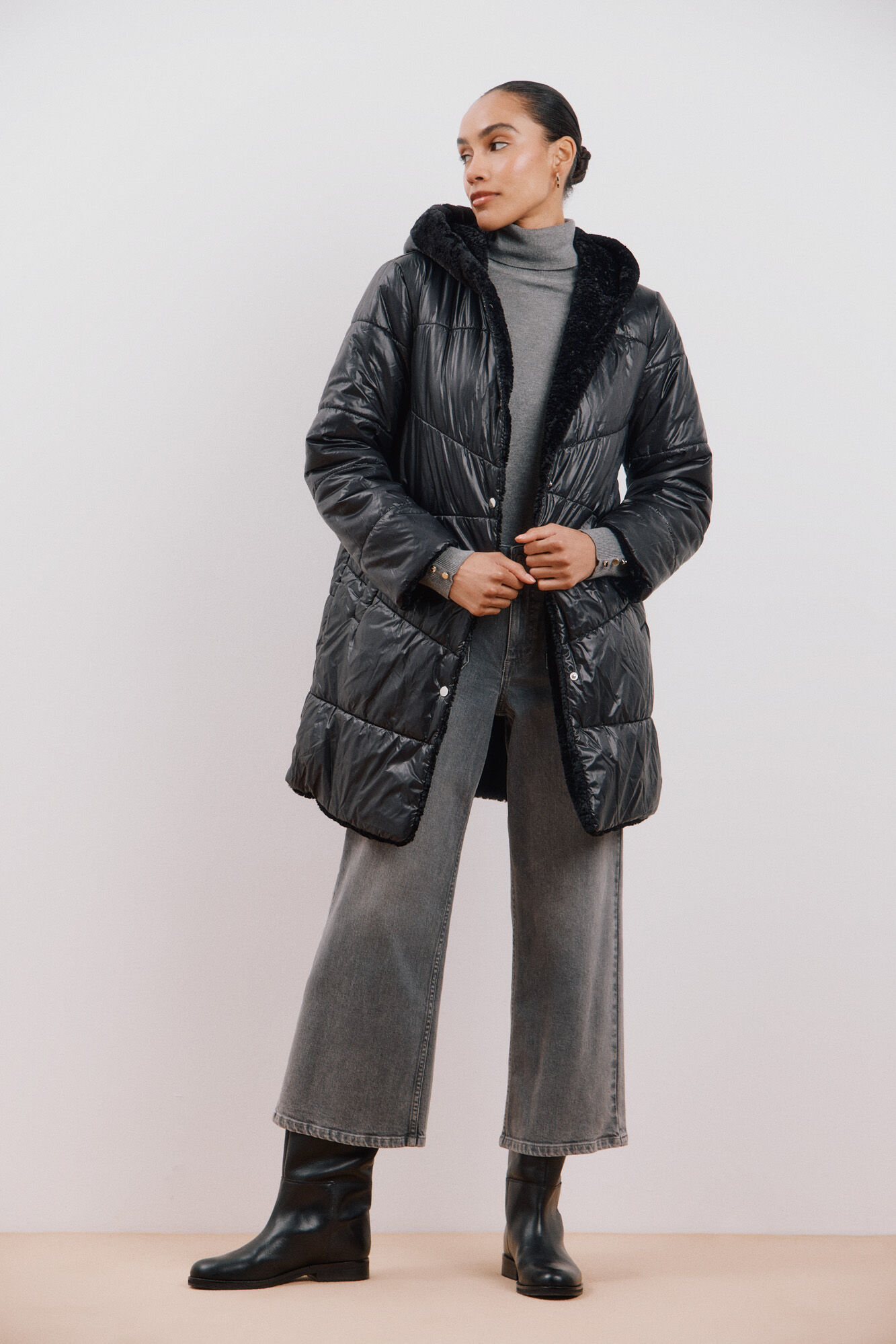 Long reversible faux fur coat | Women's jackets | Cortefiel