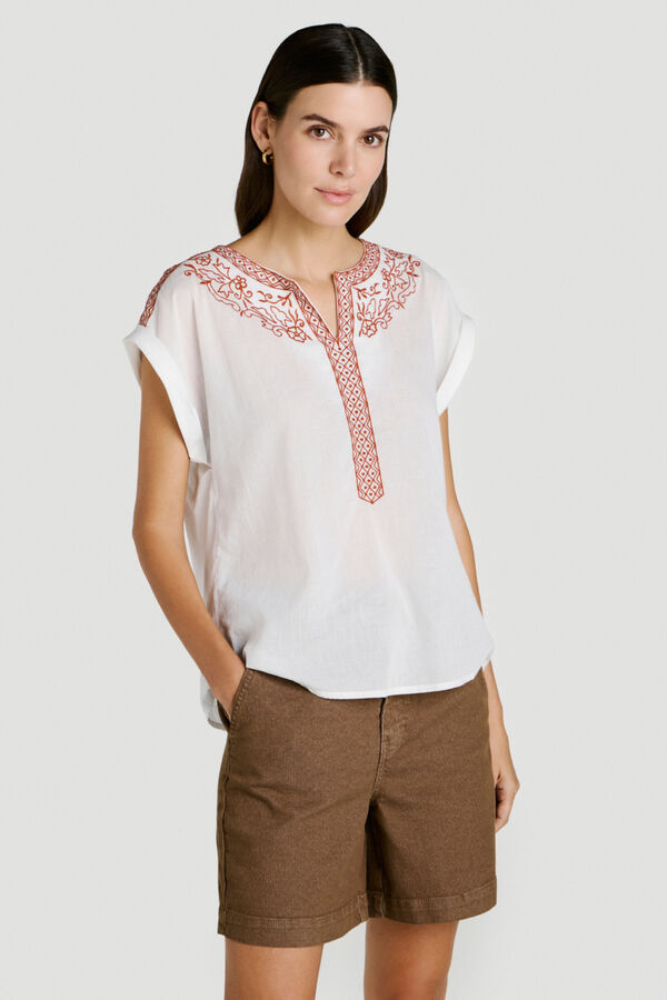 Vila Blusa de mulher com bordados em algod&atilde;o org&acirc;nico Branco