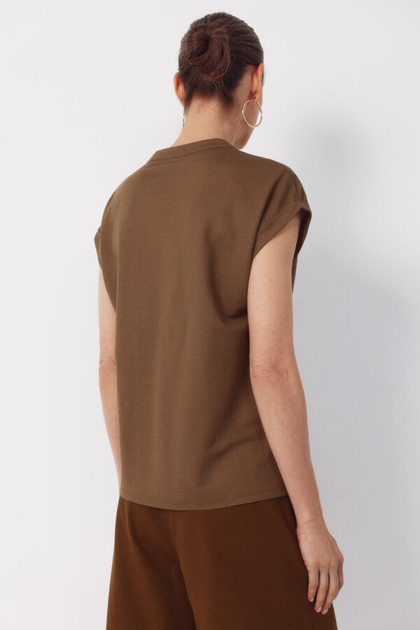 Cortefiel Stretch piqu&eacute; polo with embroidered detail Kaki