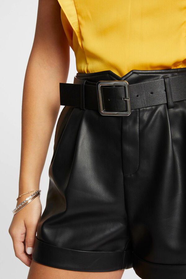 Morgan Shorts justos de couro sintético Preto