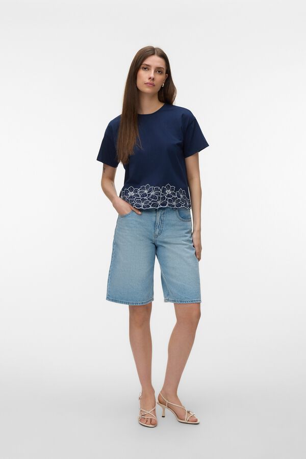Vero Moda T-shirt b&aacute;sica com detalhe estampado na parte de baixo Azul