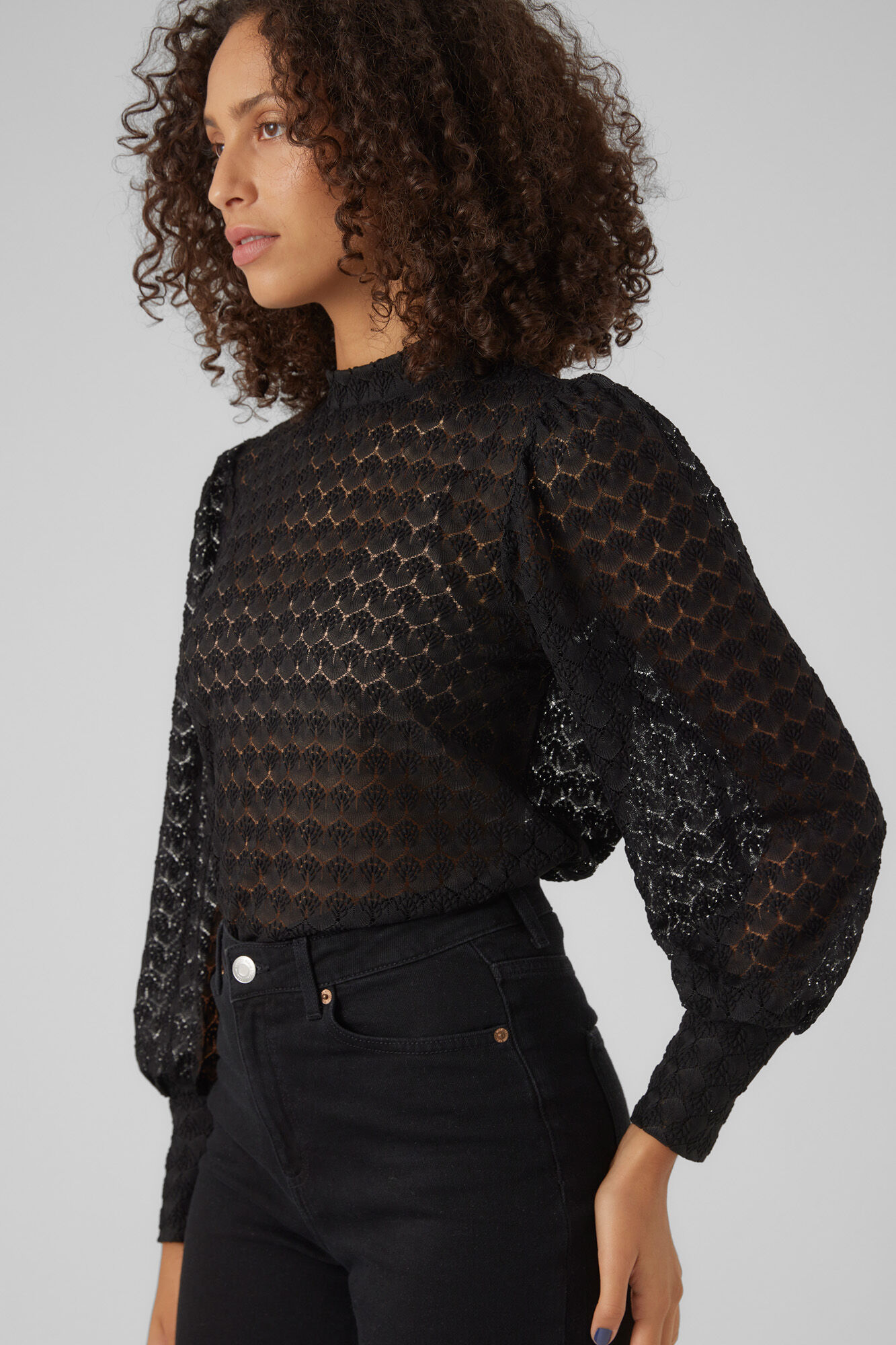 Vero Moda Top de encaje cuello cerrado