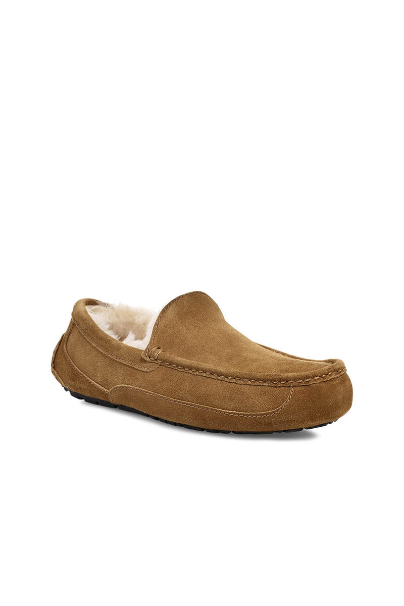 Cortefiel Ascot suede loafer style slipper. UGG Brand Brown