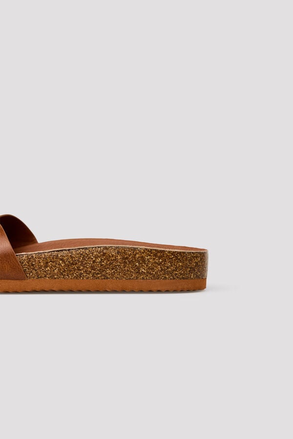Cortefiel Bio flat sandal Brown