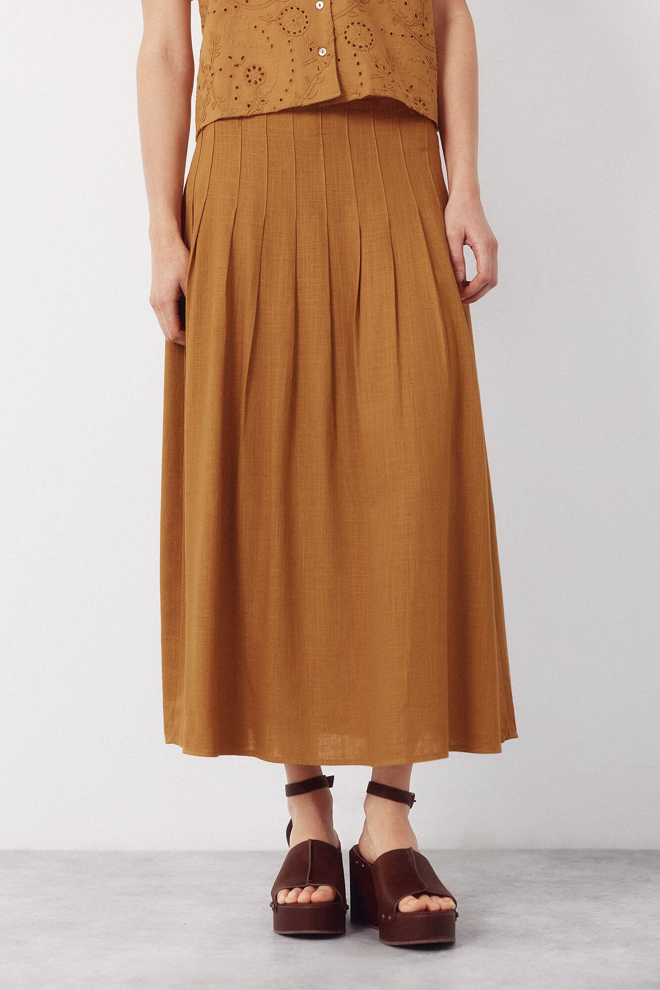 Cortefiel Midi pleated skirt