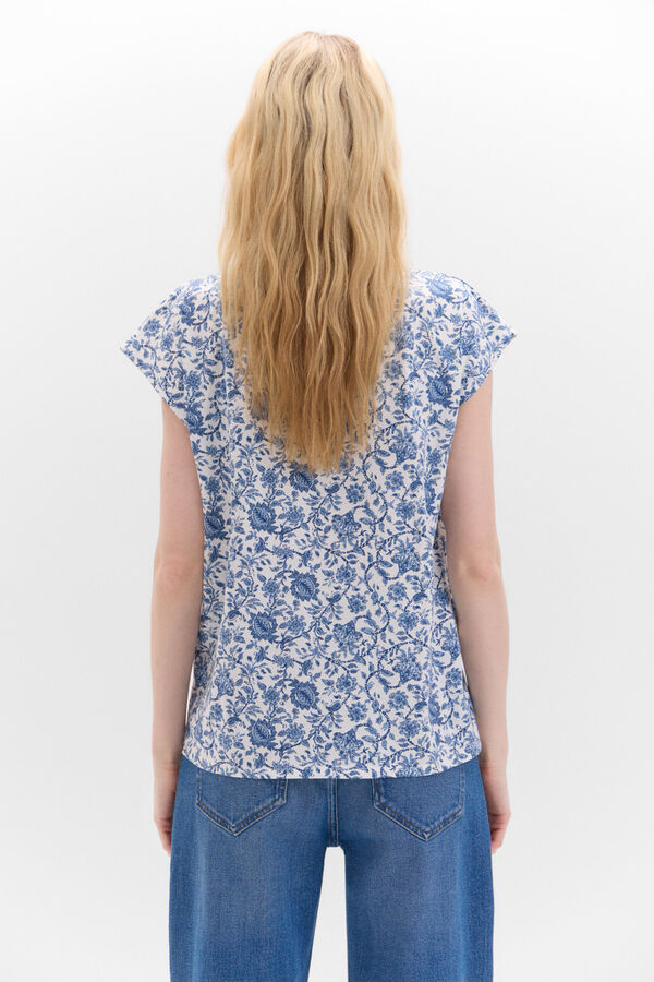 Cortefiel Camiseta pico con detalle puntilla Printed blue