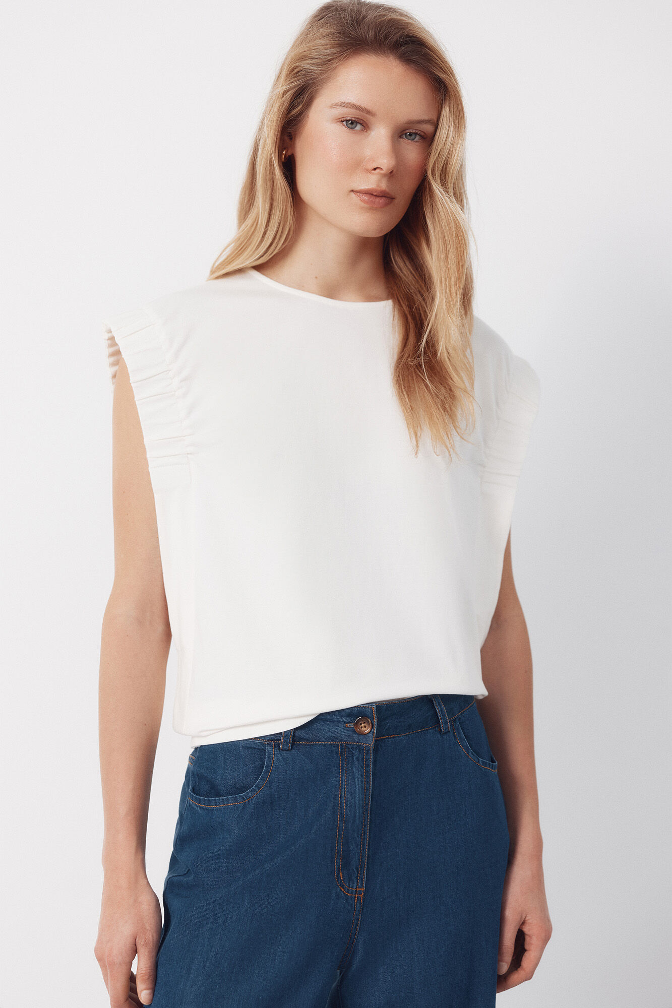 Cortefiel T-shirt with gathered armholes