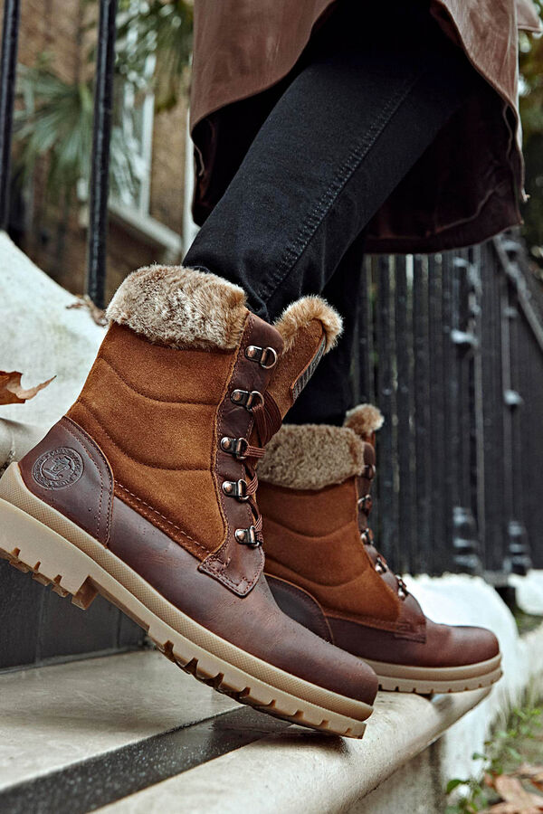 Cortefiel Leather boots with warm fur lining Brown