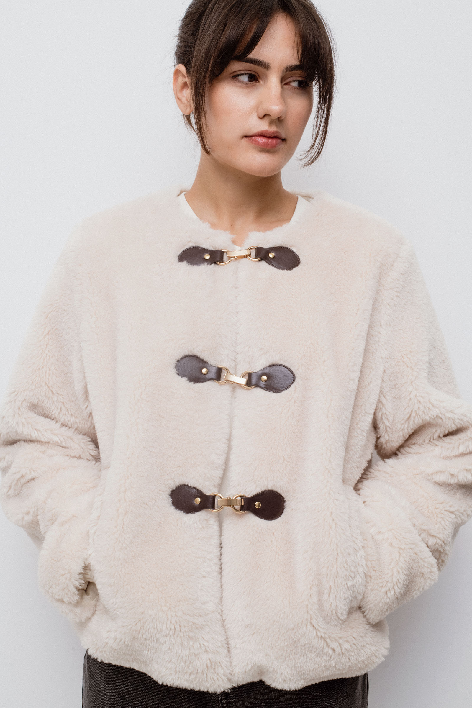 Cortefiel Abrigo de pelo con alamares